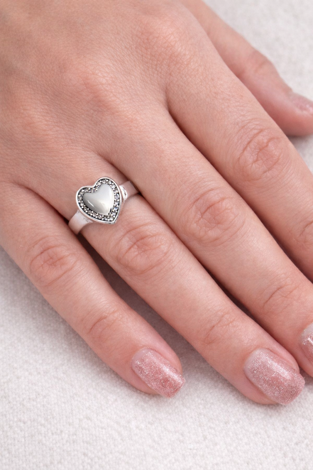 Anello cuore d’argento brillante
